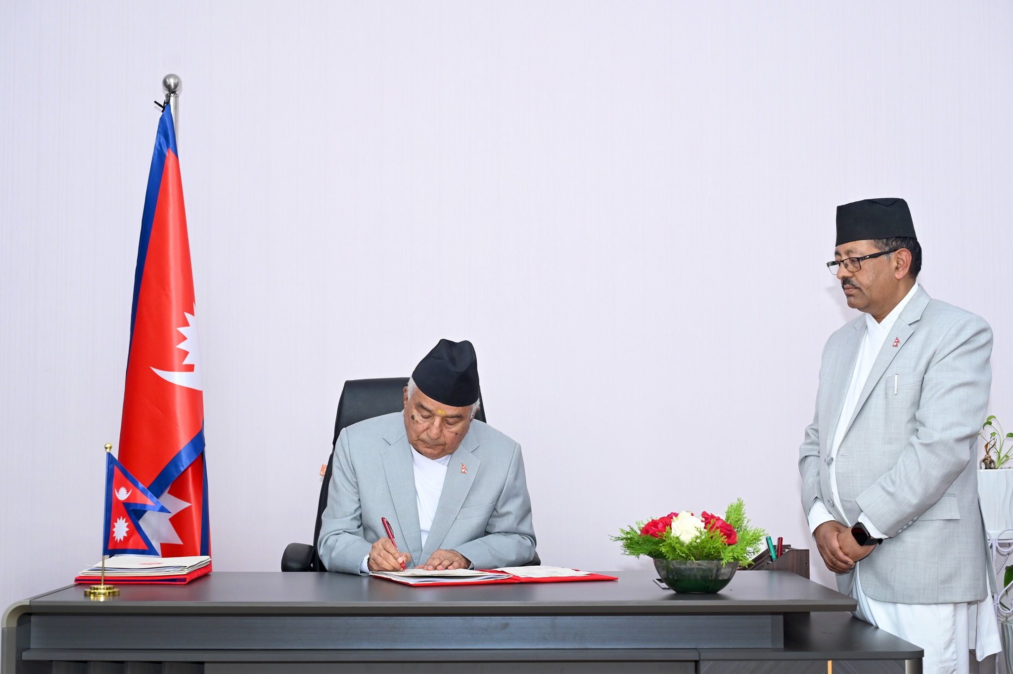 राष्ट्रपतिद्वारा संघीय संसदको दुवै सदनको बैठक आह्वान