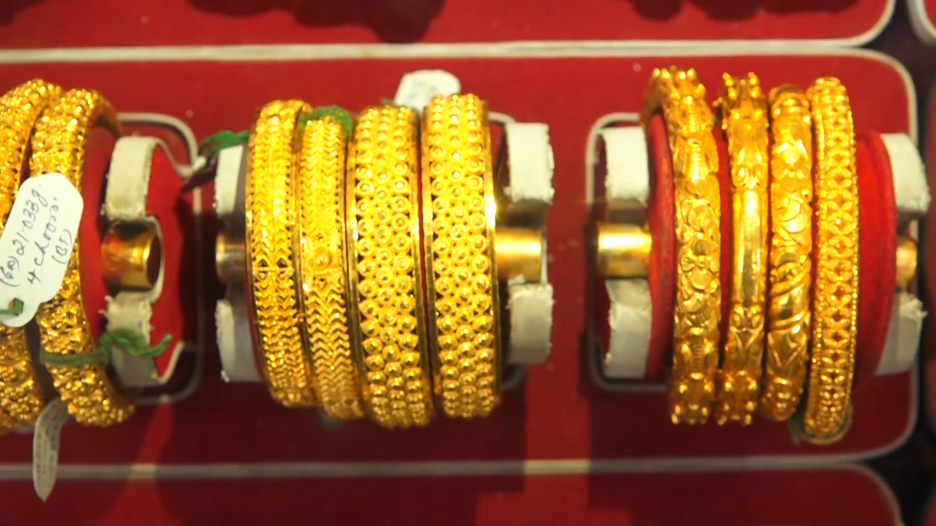 सुनचाँदीको मूल्यवृद्धि, कतिमा हुँदैछ काराेबार ?
