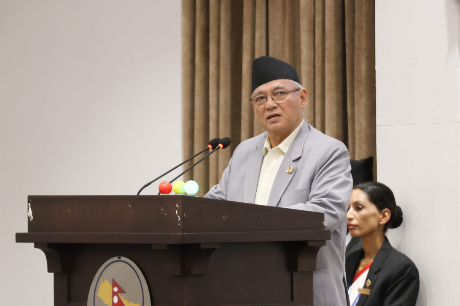 रास्वपा सरकारको नीति, अध्यादेश र नेतृत्वबारे एमाले सांसद बादलको कडा टिप्पणी