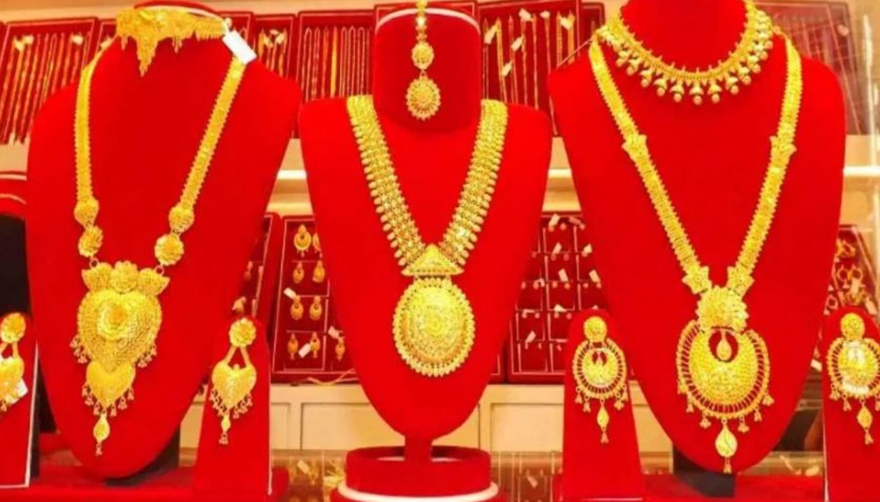 घट्यो सुनचाँदीको मूल्य, कतिमा हुँदैछ कारोबार ?