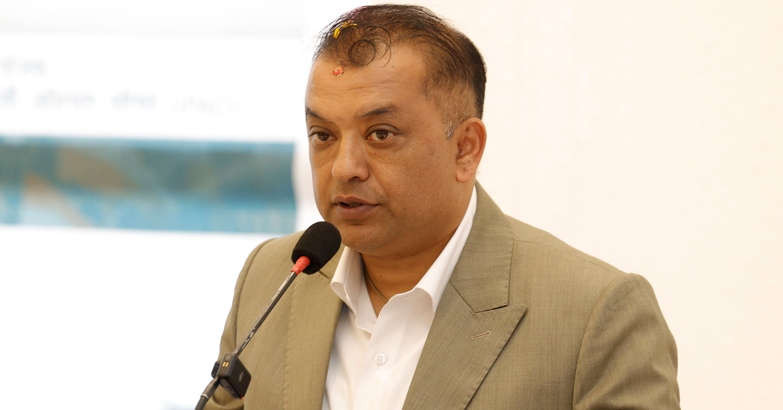 गगन थापाले संविधान संशोधनका लागि जेन जेड अगुवासँग छलफल गर्दै