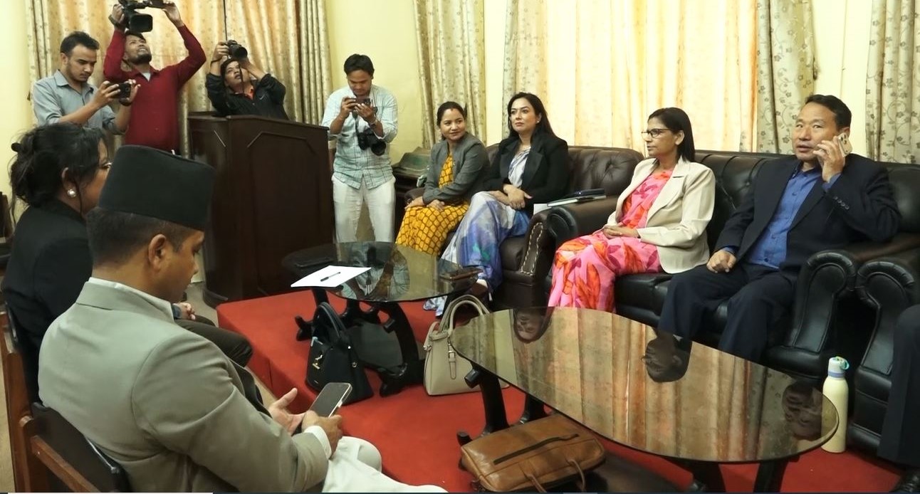 प्रधानमन्त्रीको अभिव्यक्ति नसच्चिएसम्म संसदको अवरोध जारी राख्ने विपक्षी दलहरूको निर्णय