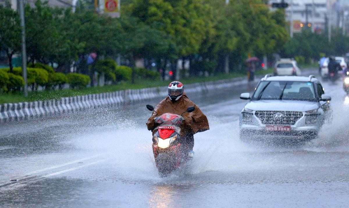 आजको मौसम : यी प्रदेशमा हुदैछ भारी वर्षाको सम्भावना