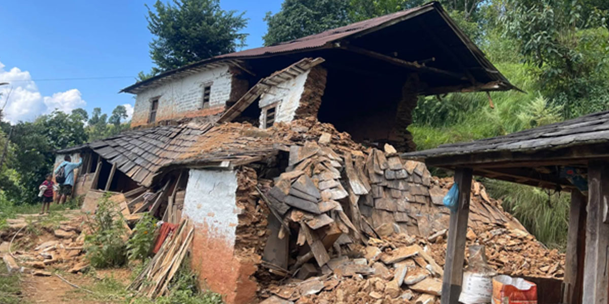 पर्वतमा बाढीपहिरोबाट तीन सय परिवार विस्थापित