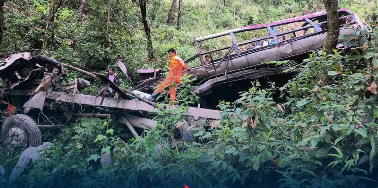 कास्कीमा स्कुल बस दुर्घटना, घाइतेको उद्धार जारी