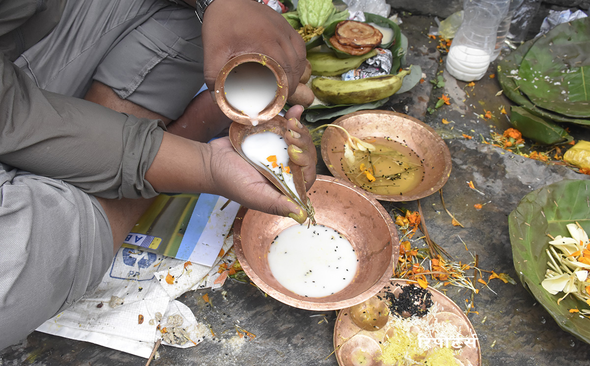 सोह्रश्राद्धको आज अन्तिम दिन : पितृ पक्ष समापन गरिँदै