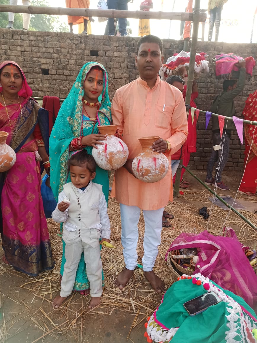 बिहान उदाउँदो सूर्यलाई  अर्घ्य अर्पण गरे संगै छठपर्व सम्पन्न।